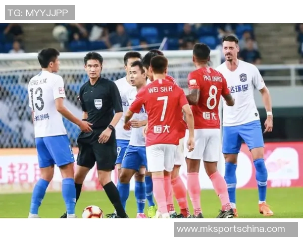 友谊赛激战成平局里昂与莱比锡争议判罚引发全场热议